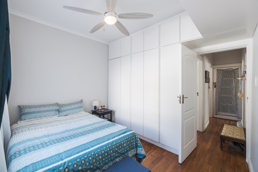 1 Bedroom Property for Sale in Vredehoek Western Cape